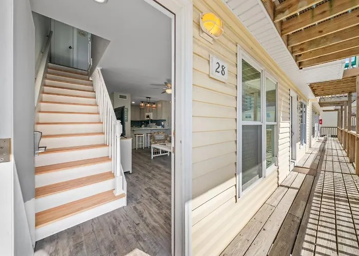 Dollar 28 By Youngs Suncoast Apartment *